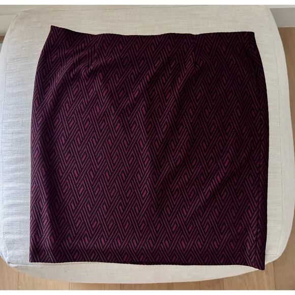 Jones Studio Skirt Sz 3X Womens Burgundy Black Geometric Knit Knee Length Pencil - Picture 2 of 6
